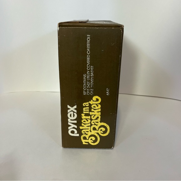 New Vintage Pyrex Baker in a Basket with Box 2 qt Casserole Dish Lid Woven 6840 - Picture 8 of 12